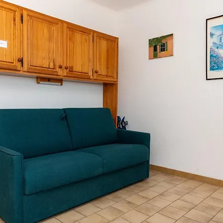 Appartement Studio cabine au Lavandou, 4 couchages, terrasse, plage à 20m, climatisation - FR-1-803-70 Le Lavandou