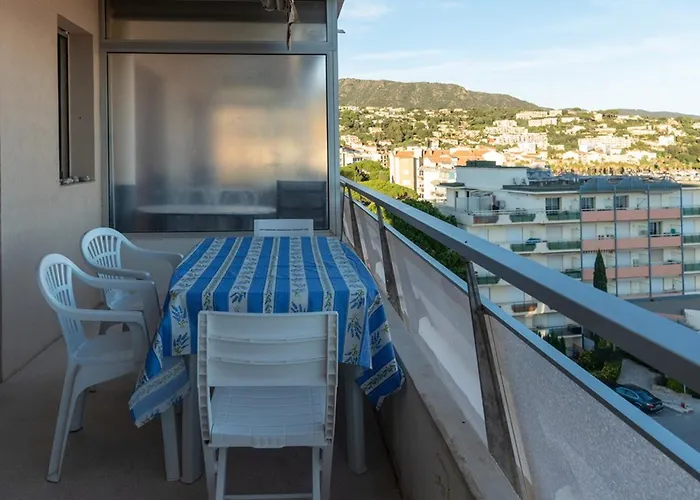 4 Pers. Au Lavandou, Face - Fr-1-803-70 Le Lavandou